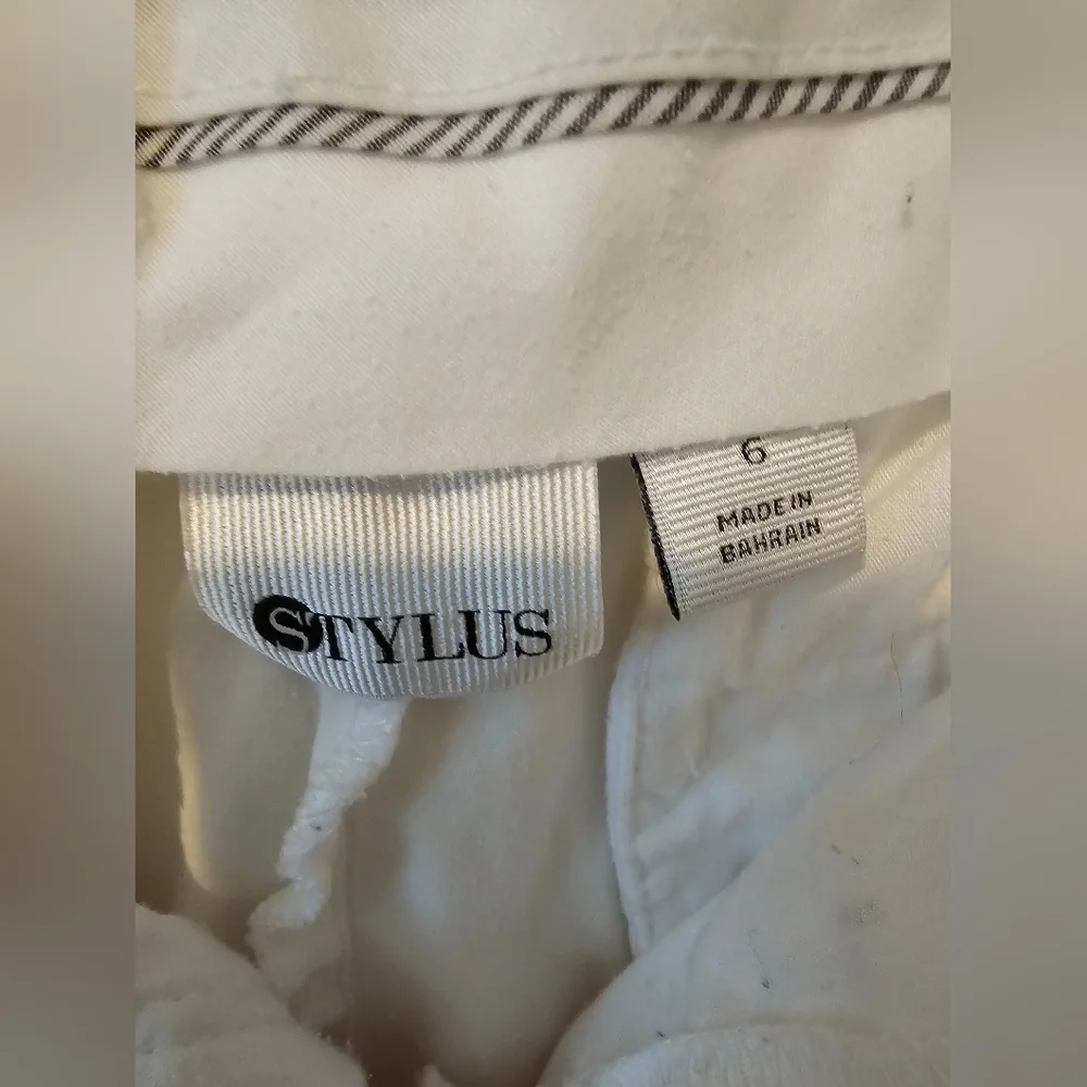 Capris - Picture 2 of 4